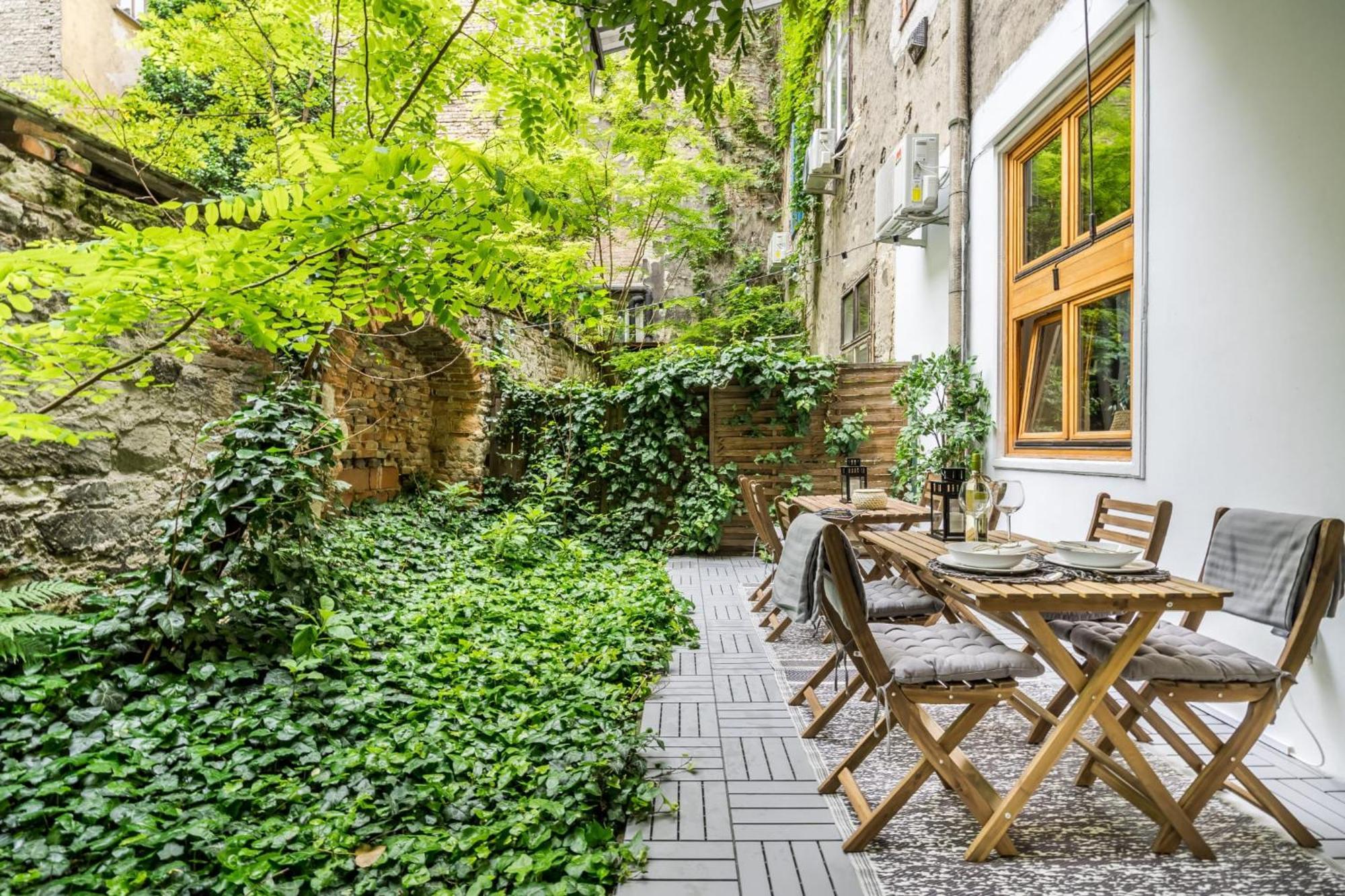 Wellness Wonderland: Garden, Sauna, Jacuzzi In Cbd Budapest Esterno foto