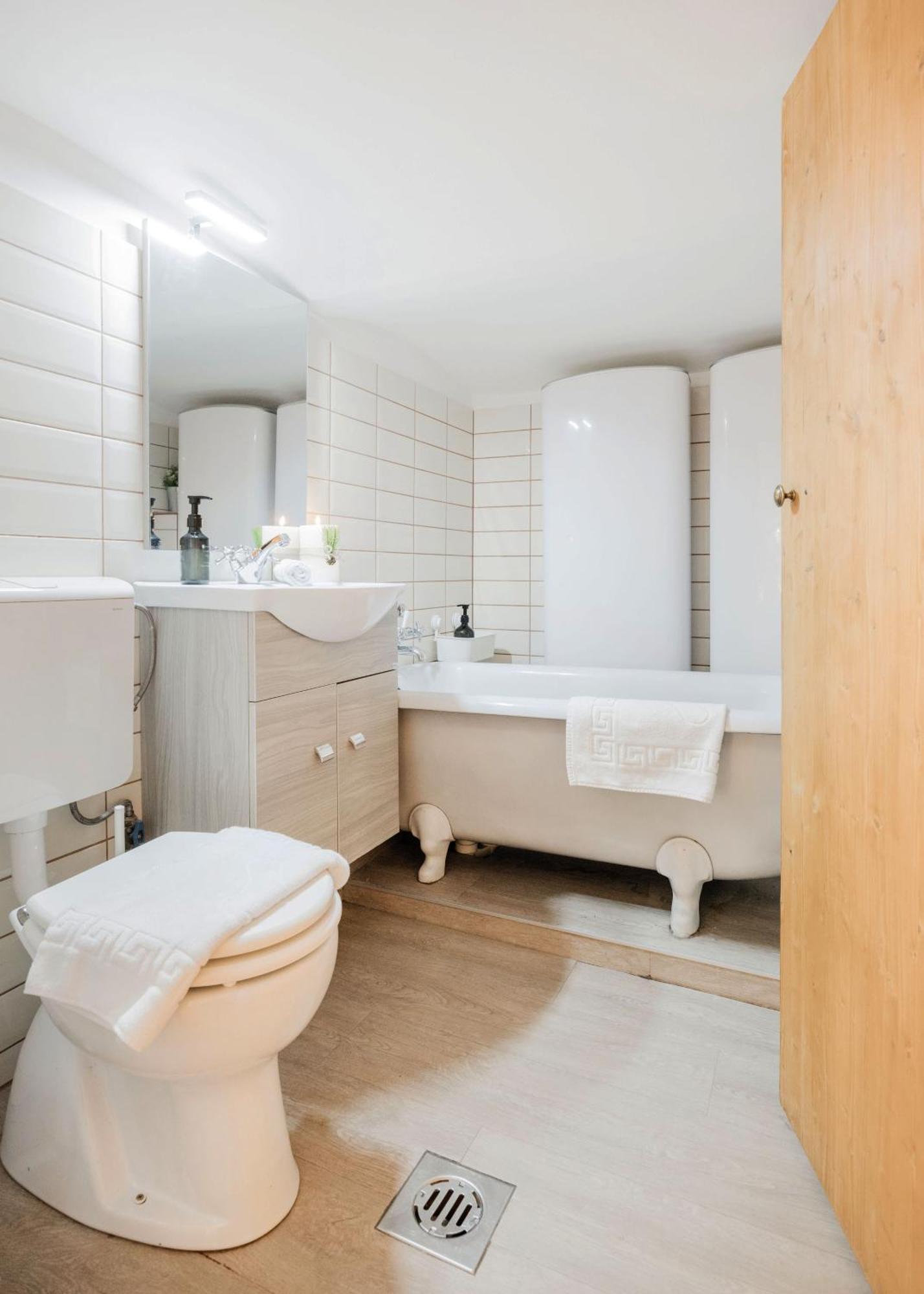 Wellness Wonderland: Garden, Sauna, Jacuzzi In Cbd Budapest Esterno foto