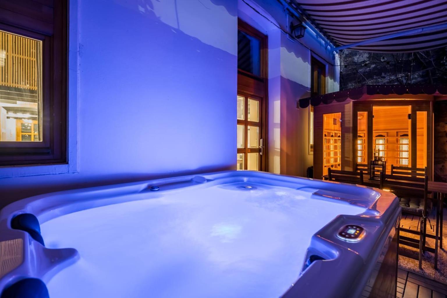 Wellness Wonderland: Garden, Sauna, Jacuzzi In Cbd Budapest Esterno foto
