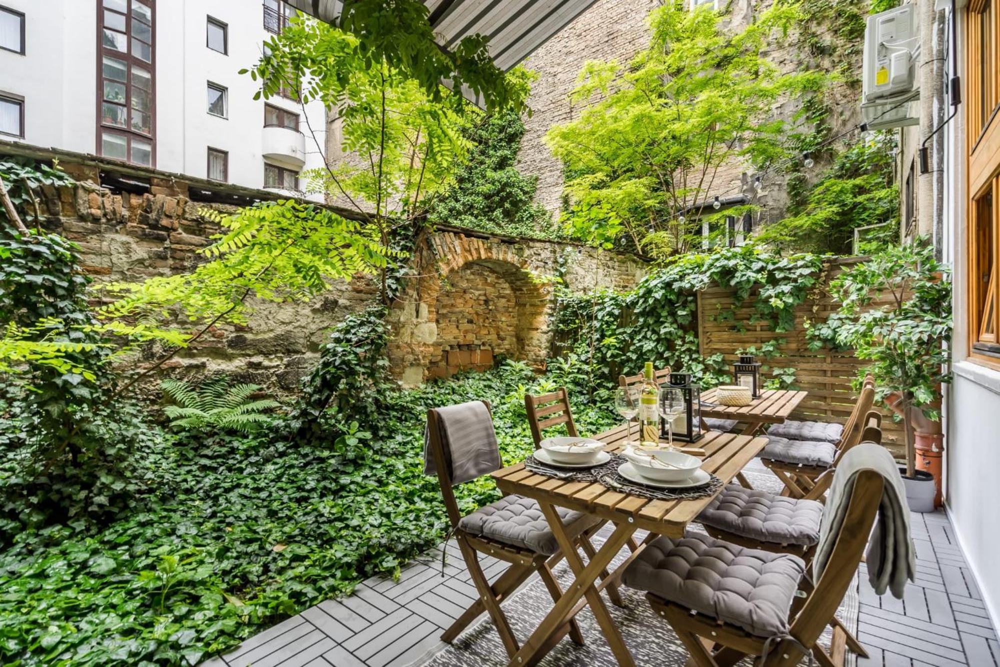 Wellness Wonderland: Garden, Sauna, Jacuzzi In Cbd Budapest Esterno foto