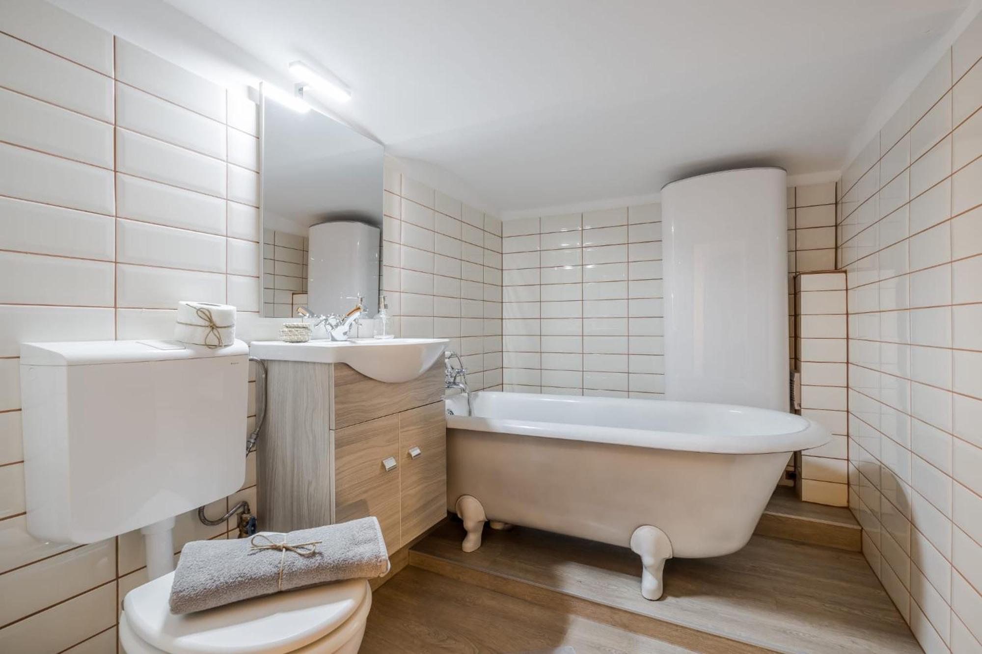Wellness Wonderland: Garden, Sauna, Jacuzzi In Cbd Budapest Esterno foto