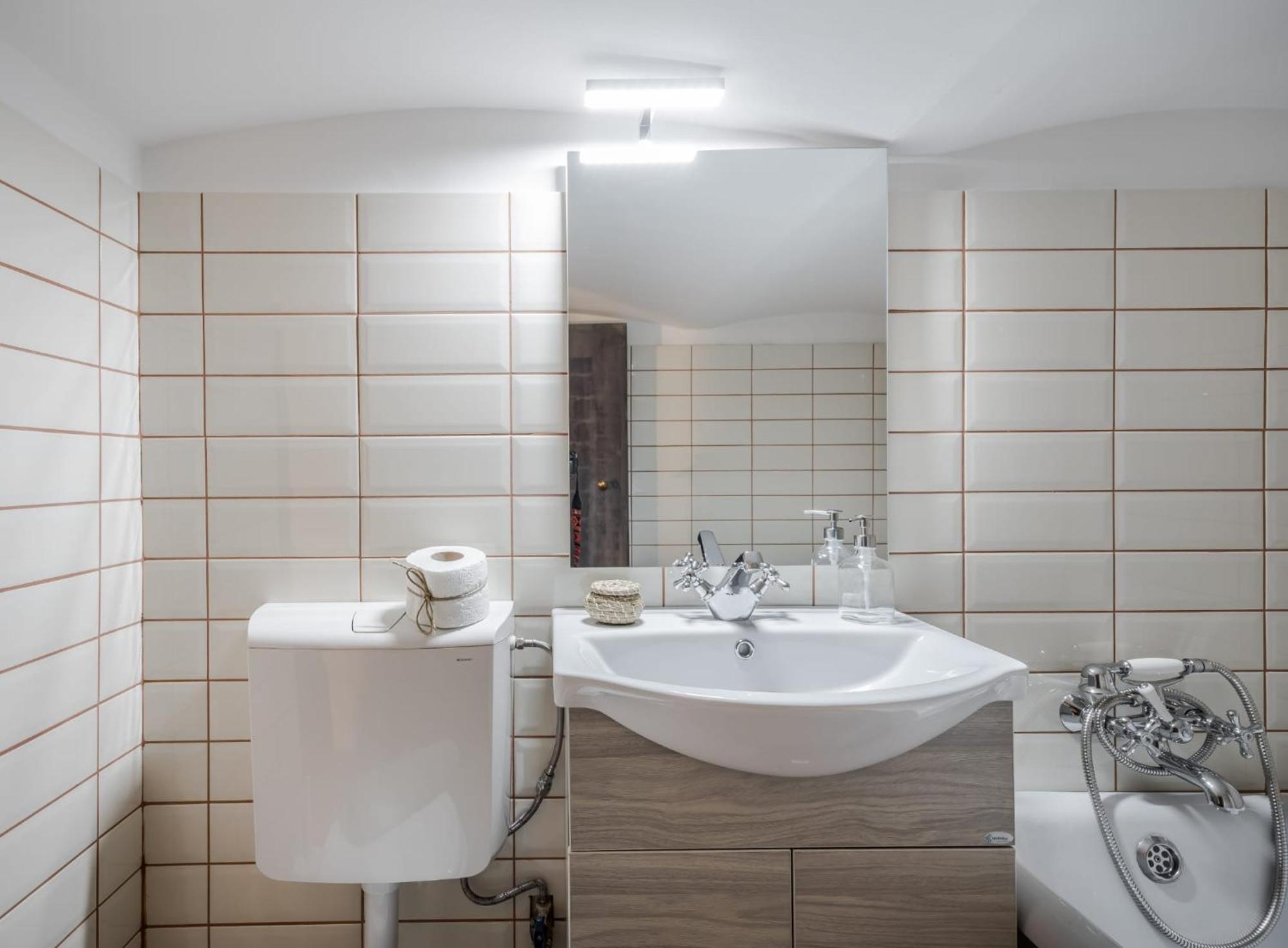 Wellness Wonderland: Garden, Sauna, Jacuzzi In Cbd Budapest Esterno foto